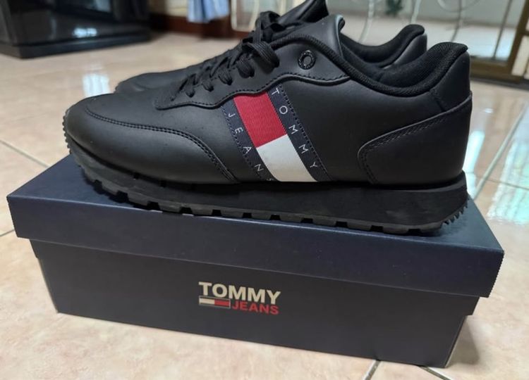 รองเท้าผู้ชาย Tommy Hilfiger