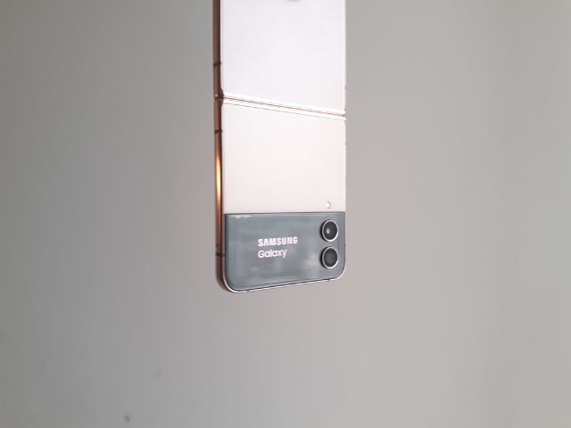 Samsung Galaxy Z Filp 4 รูปที่ 16