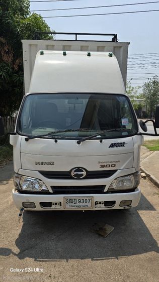 4  ล้อ HINO รถสี่ล้อจัมโบ้HENO