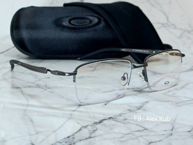 กรอบแว่นตา Oakley 