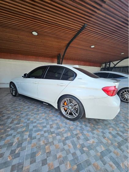 BMW Series 3 2018 330e Sedan ปลั๊กอินไฮบริด (PHEV) ไม่ติดแก๊ส เกียร์อัตโนมัติ ขาว รูปที่ 3