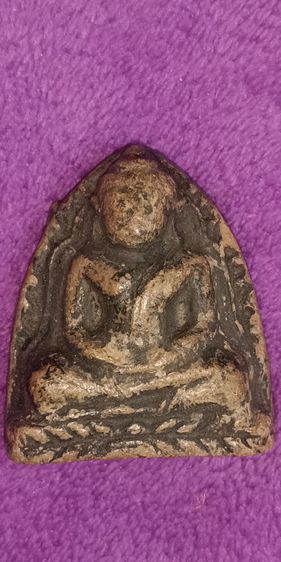 พระเนื้อดินเก่า หลวงพ่อโตวัดกระทิง