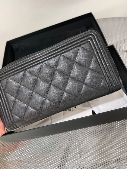 พร้อมส่ง 🔥SALE 19999🔥 เท Used good ถูกมาก กระเป๋าสตางค์ใบยาวซิปรอบ Holo 22 สีดำ หายาก รูปที่ 11