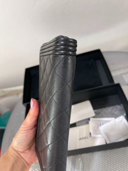 พร้อมส่ง 🔥SALE 19999🔥 เท Used good ถูกมาก กระเป๋าสตางค์ใบยาวซิปรอบ Holo 22 สีดำ หายาก รูปที่ 12