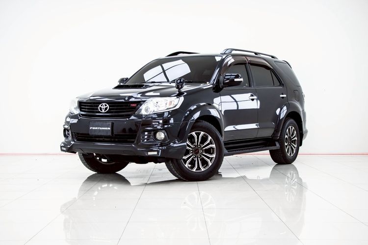 Toyota Fortuner 2015 3.0 V Utility-car ดีเซล ไม่ติดแก๊ส เกียร์อัตโนมัติ ดำ