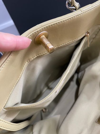 พร้อมส่ง 🔥SALE 99,900🔥 เท‼️ ถูกคุ้มมาก Used Like New Chanel 19 Small Shopping Bag (31Cm) Microchip แล้ว ออกช็อป พารากอน 10ปี22 ใบเสร็จ 21 รูปที่ 14