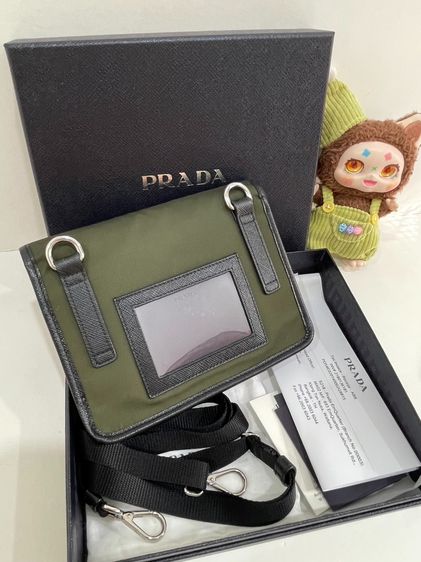 พร้อมส่ง 🔥Sale 19,999🔥 เทUsed Like New ราคาช็อปตอนนี้ 42500 Prada Re Nylon and Saffiano leather smartphone case ปี 23 Microchip  รูปที่ 7