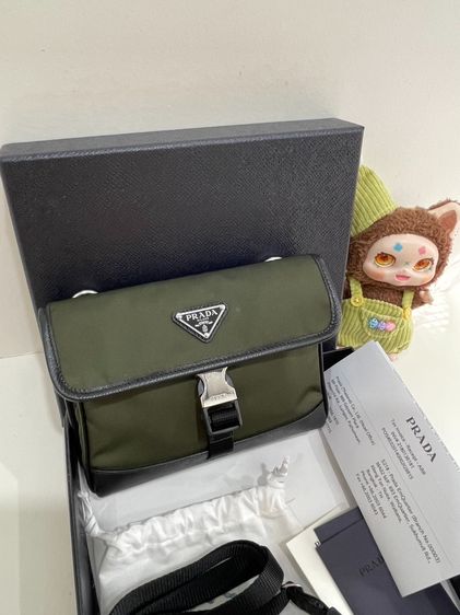 พร้อมส่ง 🔥Sale 19,999🔥 เทUsed Like New ราคาช็อปตอนนี้ 42500 Prada Re Nylon and Saffiano leather smartphone case ปี 23 Microchip  รูปที่ 2
