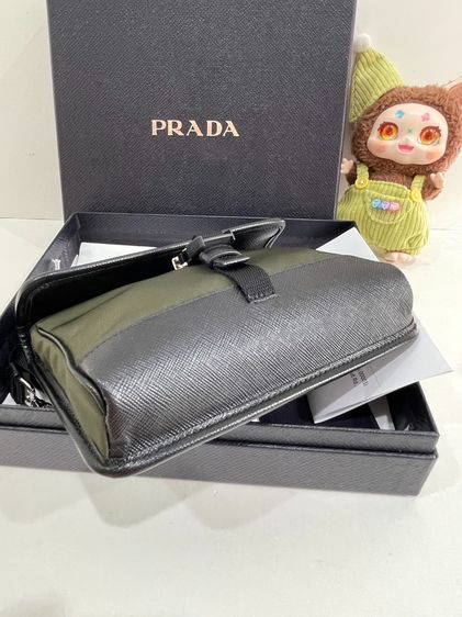 พร้อมส่ง 🔥Sale 19,999🔥 เทUsed Like New ราคาช็อปตอนนี้ 42500 Prada Re Nylon and Saffiano leather smartphone case ปี 23 Microchip  รูปที่ 5