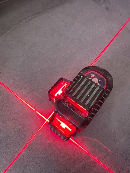 เลเซอร์ BOSCH เลเซอร์ จับระดับ เช็กแนว 