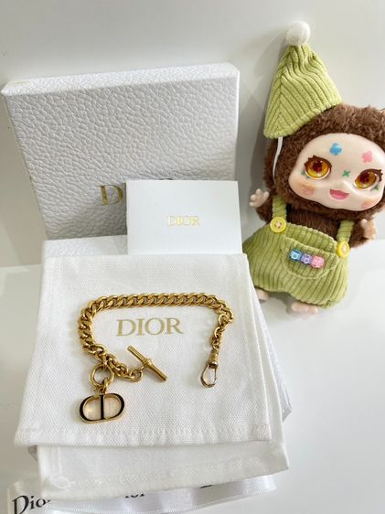 พร้อมส่ง 🔥Sale 10500🔥 เท‼️ ถูกคุ้มมากกก ออกช็อปไอคอนสยาม มา 22,500฿  ปี 21 Used Good กำไล สร้อยข้อมือ Dior Metal Petit CD Chain Bracelet G