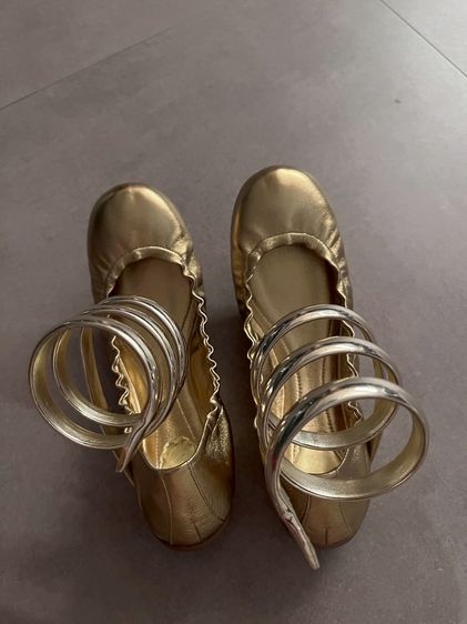พร้อมส่ง 🔥Sale 14999🔥 used ใส่ 1 ครั้ง สวยใหม่ ใส่สบายนุ่มมาก รองเท้า Rene Caovilla Gold size 40 ราคาป้ายไทย 47900บาท รูปที่ 5