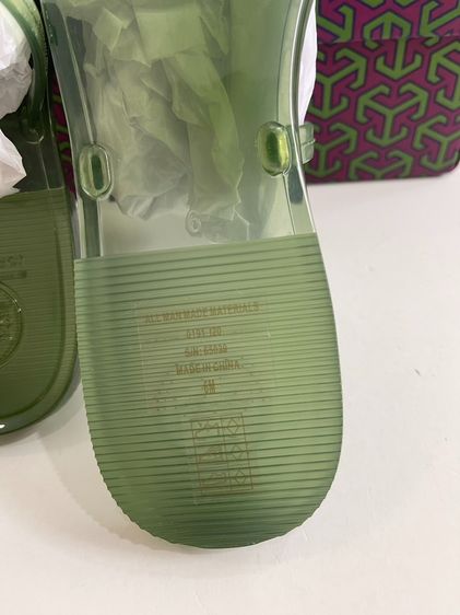 พร้อมส่ง 🔥SALE 1999🔥เท‼️ มือ 1 งาน Shop รองเท้า Tory Burch Mini Miller Flat สีเขียวสวยหรู ดูเด่นดูแพง ใส่แล้วขับเท้าขาวเนียน ดูผู้ดีมากๆ ส รูปที่ 4