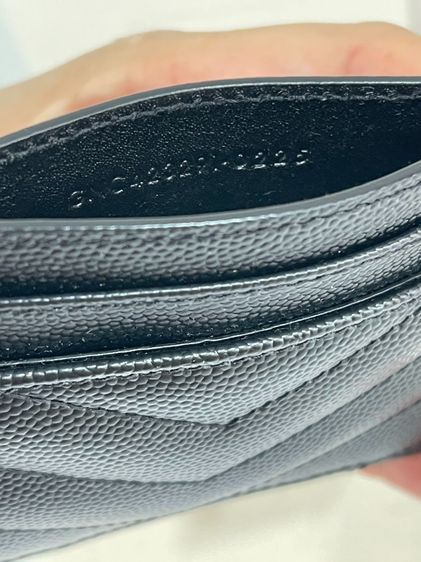 พร้อมส่ง 🔥Sale 8599🔥 เท‼️มือ1 ช็อปคิง ที่ใส่บัตร YSL  ปี 25 สีดำสวยยอดนิยม  อปก กล่อง ถุงผ้า การ์ด รูปที่ 7