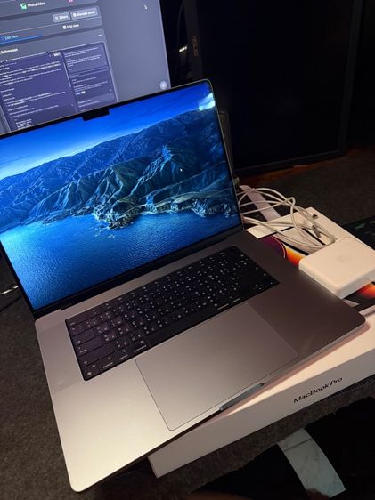 ขาย MacBook Pro 16 นิ้ว (M1 Pro) สเปคคุ้ม แบตยังดี อุปกรณ์ครบกล่อง