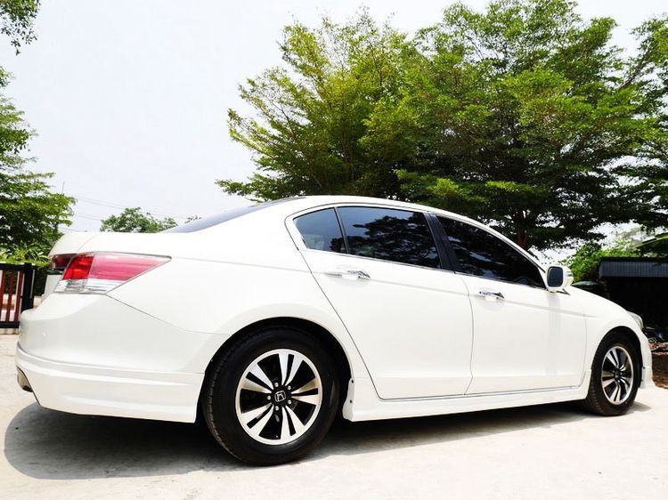 Honda Accord 2011 2.0 EL i-VTEC Sedan เบนซิน ไม่ติดแก๊ส เกียร์อัตโนมัติ ขาว รูปที่ 4