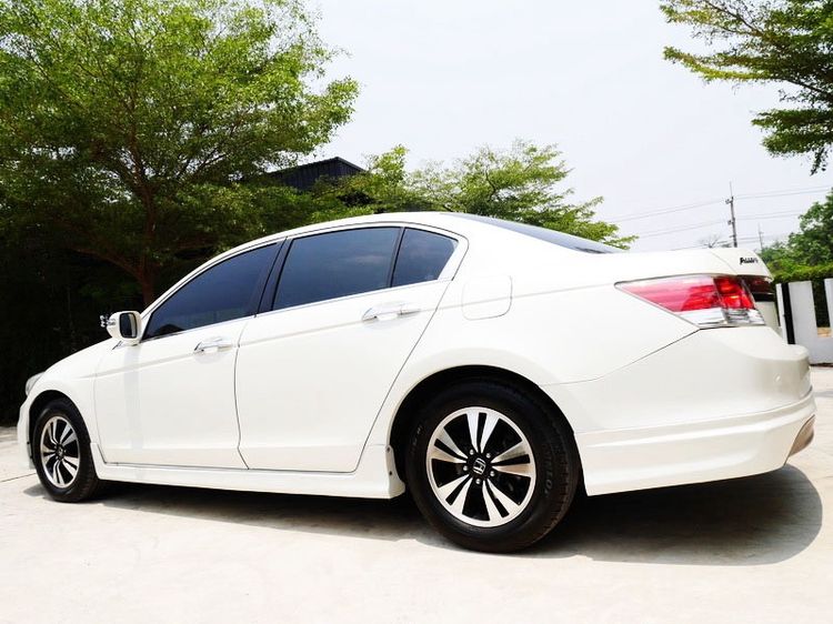 Honda Accord 2011 2.0 EL i-VTEC Sedan เบนซิน ไม่ติดแก๊ส เกียร์อัตโนมัติ ขาว รูปที่ 3