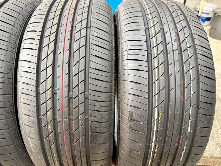 ยางถอดป้ายแดงขอบ 17” ยี่ห้อ BRIDGESTONE รุ่น TURANZA ER33 ขนาด 215-50R17 ปี 26 สีเส้นตุ่มหน้ายางยังอยู่ครบ รูปที่ 11
