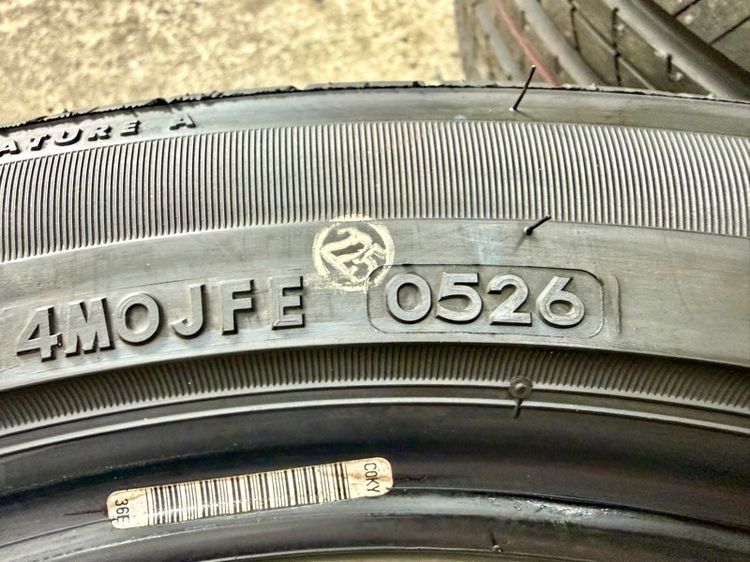ยางถอดป้ายแดงขอบ 17” ยี่ห้อ BRIDGESTONE รุ่น TURANZA ER33 ขนาด 215-50R17 ปี 26 สีเส้นตุ่มหน้ายางยังอยู่ครบ รูปที่ 4