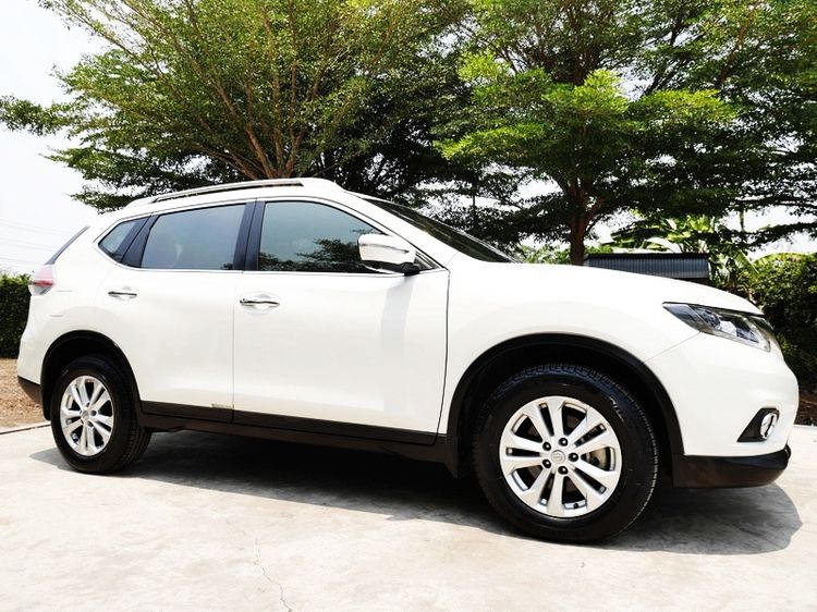 Nissan X-Trail 2017 2.0 V 4WD Utility-car เบนซิน ไม่ติดแก๊ส เกียร์อัตโนมัติ ขาว รูปที่ 2
