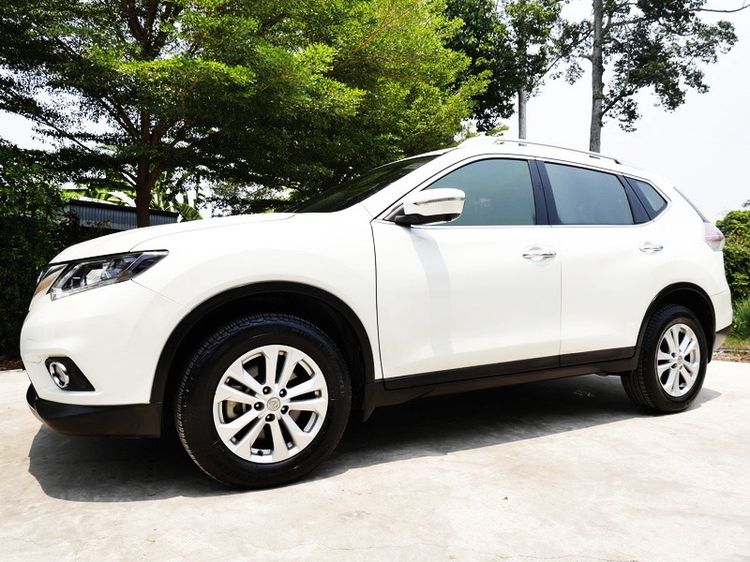 รถ Nissan X-Trail 2.0 V 4WD สี ขาว