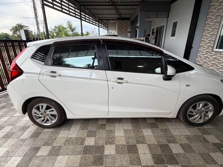 Honda Jazz 2014 1.5 V VTEC Utility-car เบนซิน ไม่ติดแก๊ส เกียร์อัตโนมัติ ขาว รูปที่ 4
