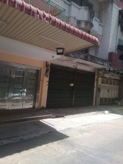 ใช่ ขายตึกแถว3ชั้น23วาดาดฟ้าถนนใหญ่ รูปที่ 3