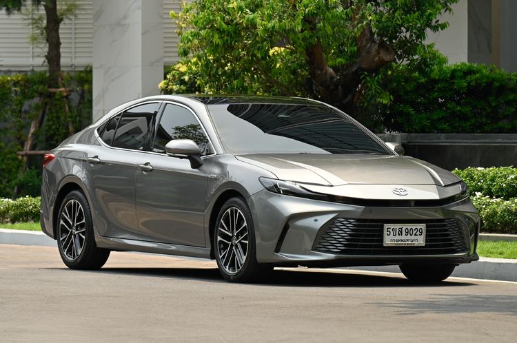 Toyota Camry 2026 2.5 HEV Premium Luxury Sedan ไฮบริด ไม่ติดแก๊ส เกียร์อัตโนมัติ เทา รูปที่ 2