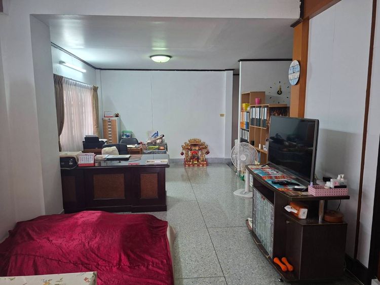 ไม่มี สร้างเสร็จก่อน 2010 บ้านแฝด ลาดพร้าววังหิน รูปที่ 4