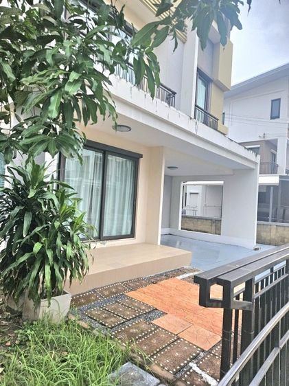 อื่นๆ มีบางส่วน 2018 ใช่ ให้เช่า บ้านเดี่ยว3ชั้น5นอน4น้ำโถงใหญ่จอดรถ4ค้น รูปที่ 2