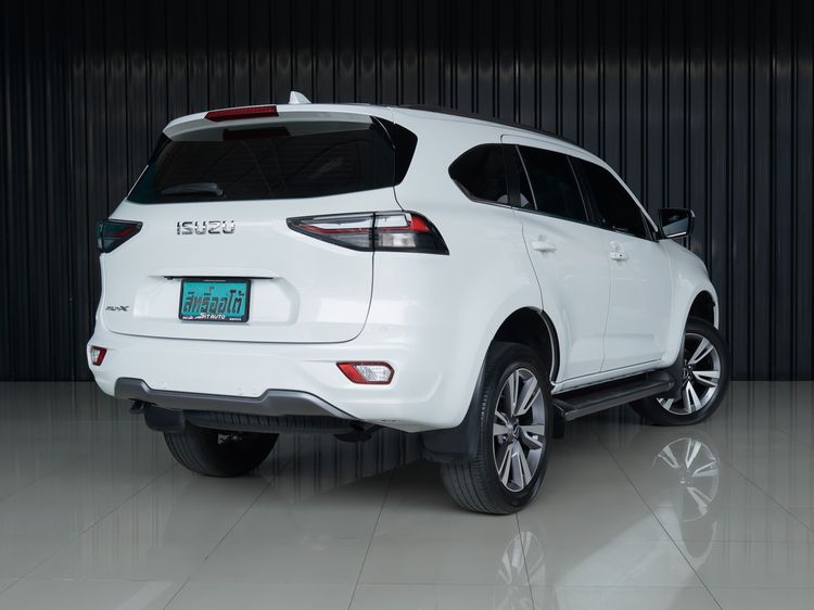 Isuzu MU-X 2023 3.0 Ultimate AT 2WD Utility-car ดีเซล ไม่ติดแก๊ส เกียร์อัตโนมัติ ขาว รูปที่ 4