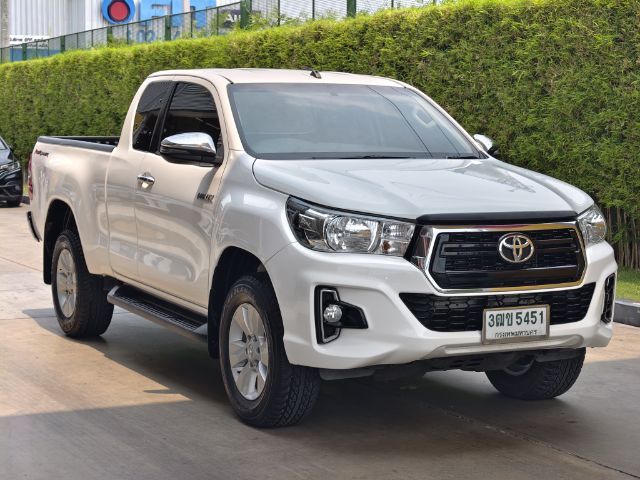 รถ Toyota Hilux Revo 2.4 Prerunner E สี ขาว