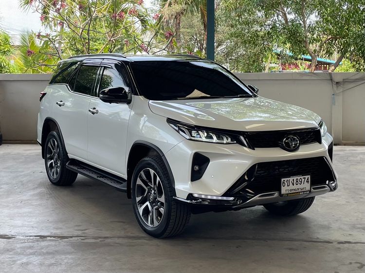 Toyota Fortuner 2024 2.4 Legender Black Top Utility-car ดีเซล ไม่ติดแก๊ส เกียร์อัตโนมัติ หลากสี รูปที่ 3