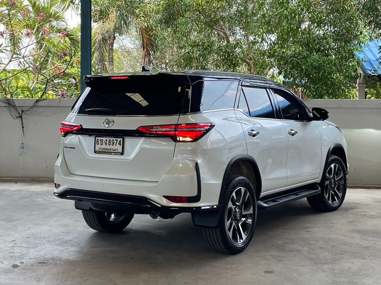 Toyota Fortuner 2024 2.4 Legender Black Top Utility-car ดีเซล ไม่ติดแก๊ส เกียร์อัตโนมัติ หลากสี รูปที่ 2