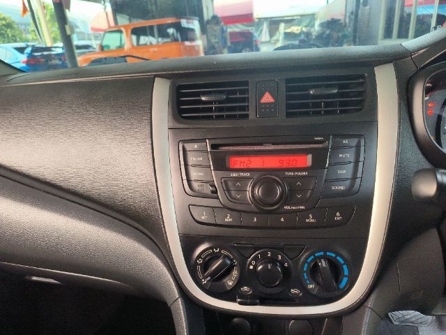 Suzuki Celerio 2018 1.0 GL Sedan เบนซิน ไม่ติดแก๊ส เกียร์อัตโนมัติ ดำ รูปที่ 3