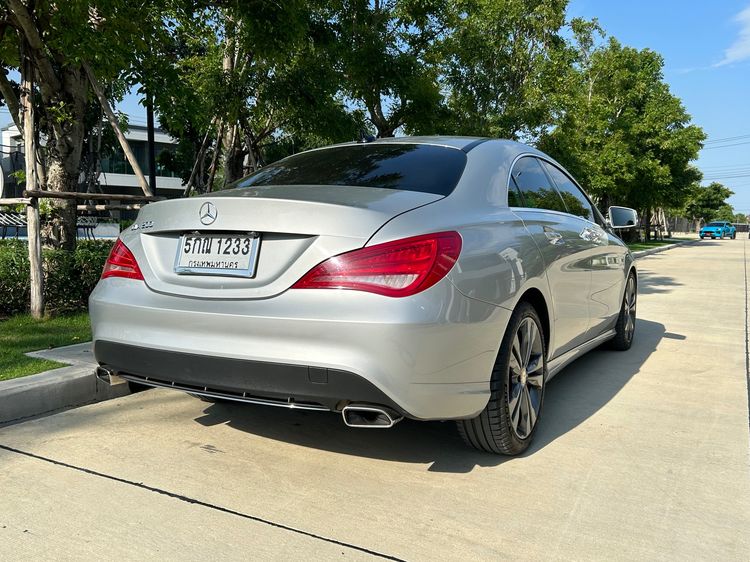Mercedes-Benz CLA-Class 2016 CLA200 Sedan เบนซิน เกียร์อัตโนมัติ บรอนซ์เงิน รูปที่ 4