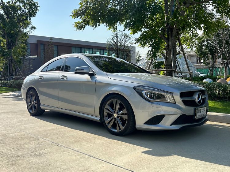 Mercedes-Benz CLA-Class 2016 CLA200 Sedan เบนซิน เกียร์อัตโนมัติ บรอนซ์เงิน รูปที่ 2