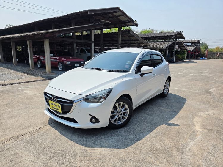 Mazda Mazda 2 2016 1.3 Sports High Plus Sedan เบนซิน ไม่ติดแก๊ส เกียร์อัตโนมัติ ขาว รูปที่ 2