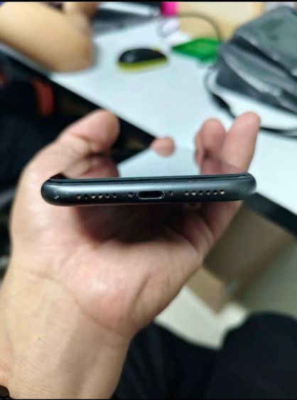 iPhone 11  รูปที่ 6
