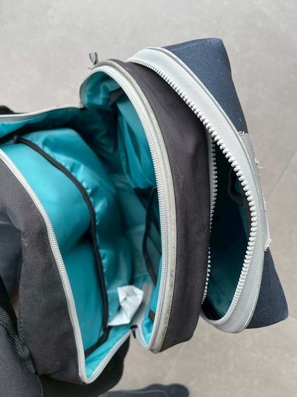 🔥Sale 250🔥 เท กระเป๋านักเรียนมีล้อลาก มือ2 สภาพใช้ได้ ซื้อมา 2000 ปล่อยเทโล๊ะบ้านไปเลยค่ะ เอาไปใช้เล่นขำๆ นะคะ รูปที่ 2