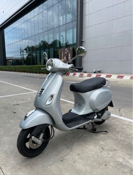 VESPA LX125 I-GET รูปที่ 2