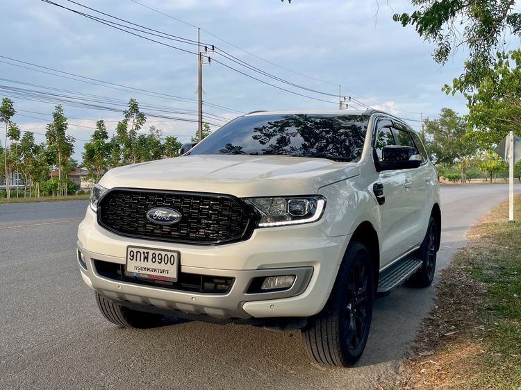 รถ Ford Everest 2.0 Bi-Turbo Titanium+ 4WD สี ขาว