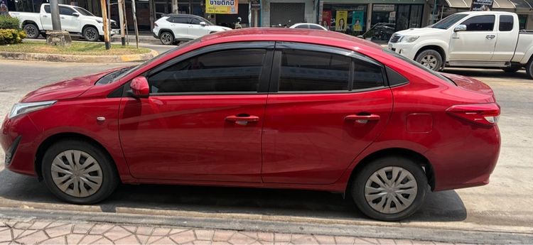 Toyota Yaris ATIV 2019 1.2 J Sedan เบนซิน ไม่ติดแก๊ส เกียร์อัตโนมัติ แดง รูปที่ 2
