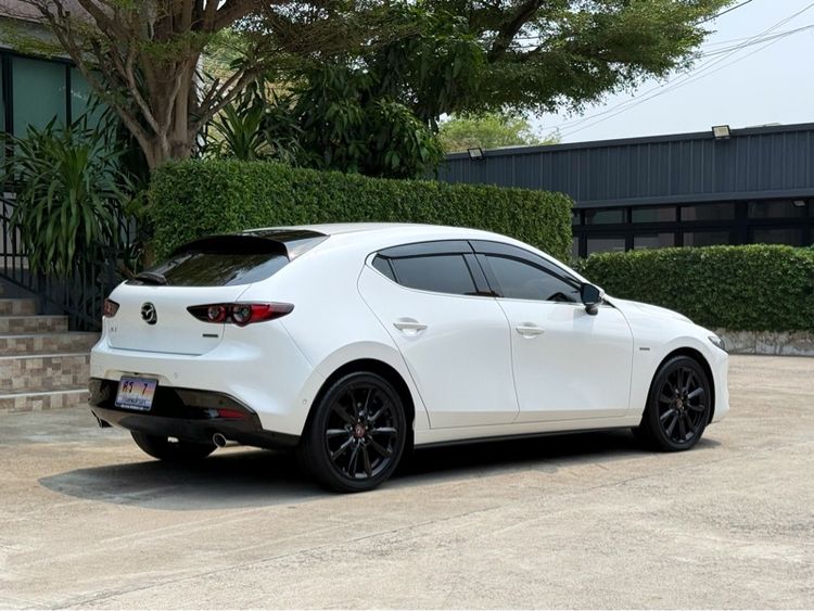 Mazda Mazda3 2022 2.0 SP 100th Anniversary Edition Sedan เบนซิน ไม่ติดแก๊ส เกียร์อัตโนมัติ ขาว รูปที่ 3