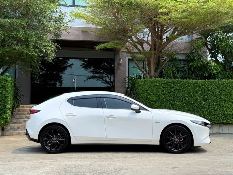 Mazda Mazda3 2022 2.0 SP 100th Anniversary Edition Sedan เบนซิน ไม่ติดแก๊ส เกียร์อัตโนมัติ ขาว รูปที่ 2