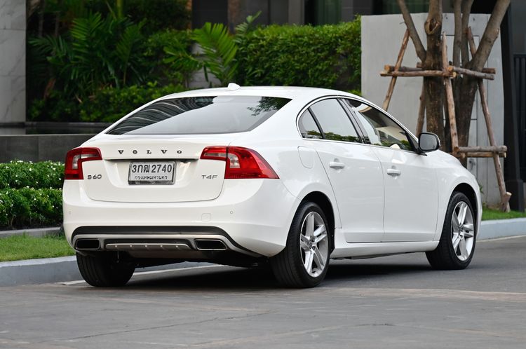 Volvo S60 2014 1.6 Drive Sedan เบนซิน ไม่ติดแก๊ส เกียร์อัตโนมัติ ขาว รูปที่ 4