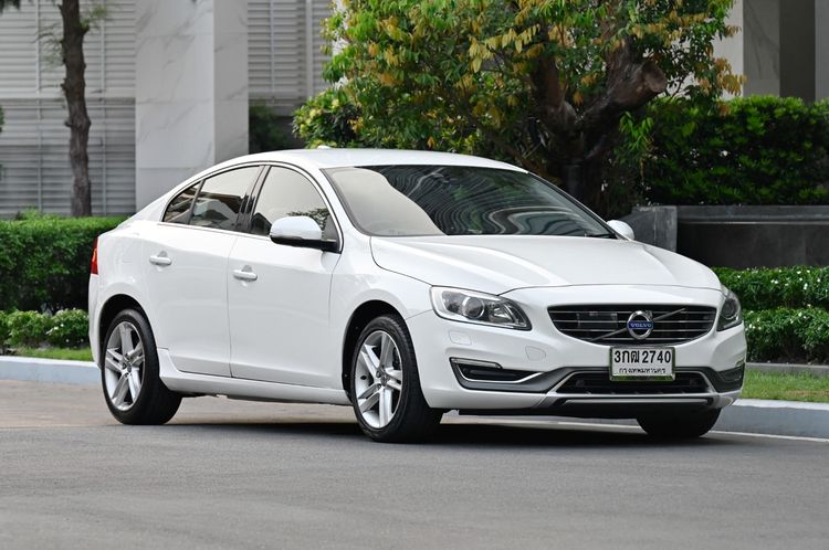 Volvo S60 2014 1.6 Drive Sedan เบนซิน ไม่ติดแก๊ส เกียร์อัตโนมัติ ขาว รูปที่ 2