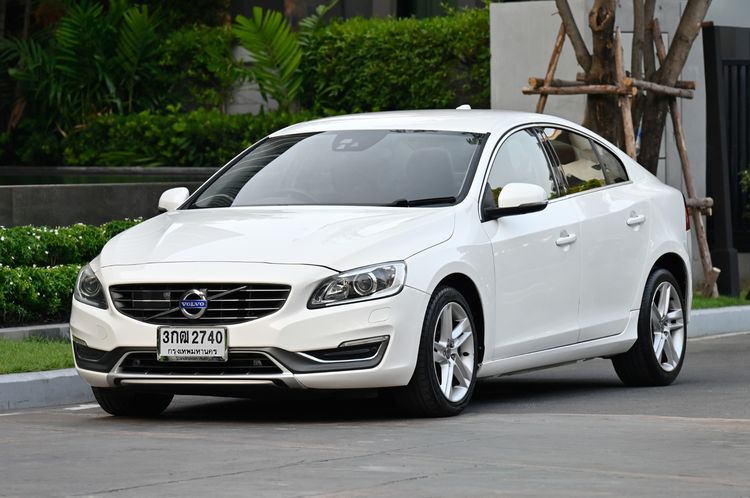 รถ Volvo S60 1.6 Drive สี ขาว