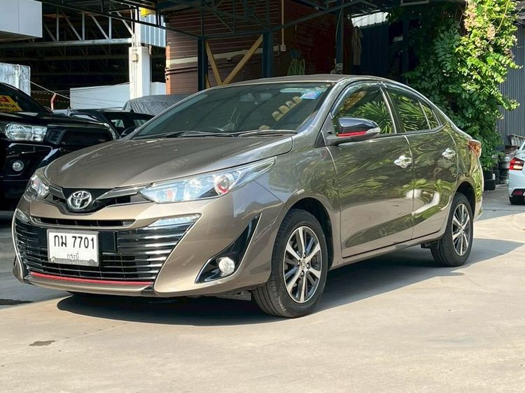 รถ Toyota Yaris ATIV 1.2 S สี น้ำตาล