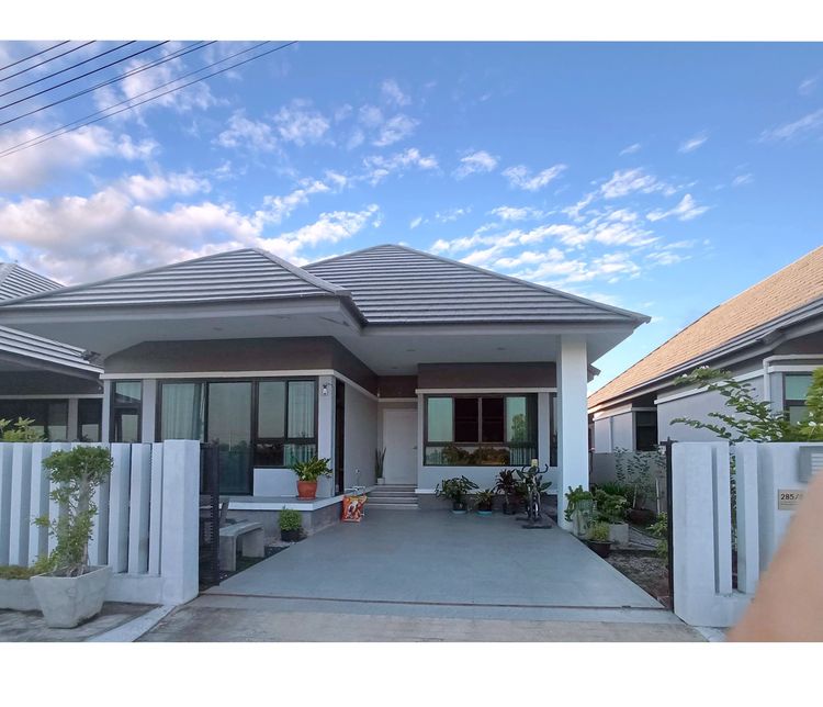 ขายบ้านเดี่ยว หน้าบ้านโล่งกว้างเห็นวิวธรรมชาติแบบพาโนราม่า ห่างตัวเมืองราชบุรีไม่ถึง 10 กม.